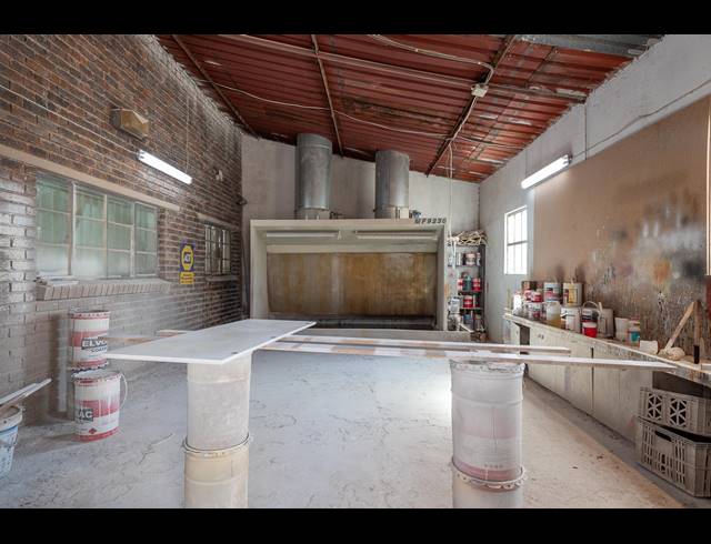 1,200M² BUILDING FOR SALE IN VILLAGE MAIN